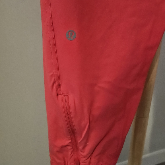 Lululemon Adapted State HR Jogger; NWT Size 8 - Picture 5 of 7
